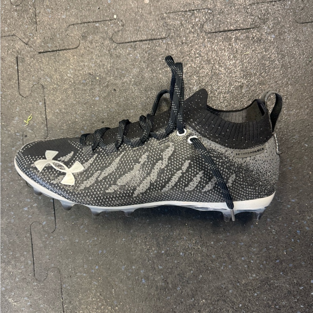 New w/box Under Armour Spotlight MC cleats Size 10